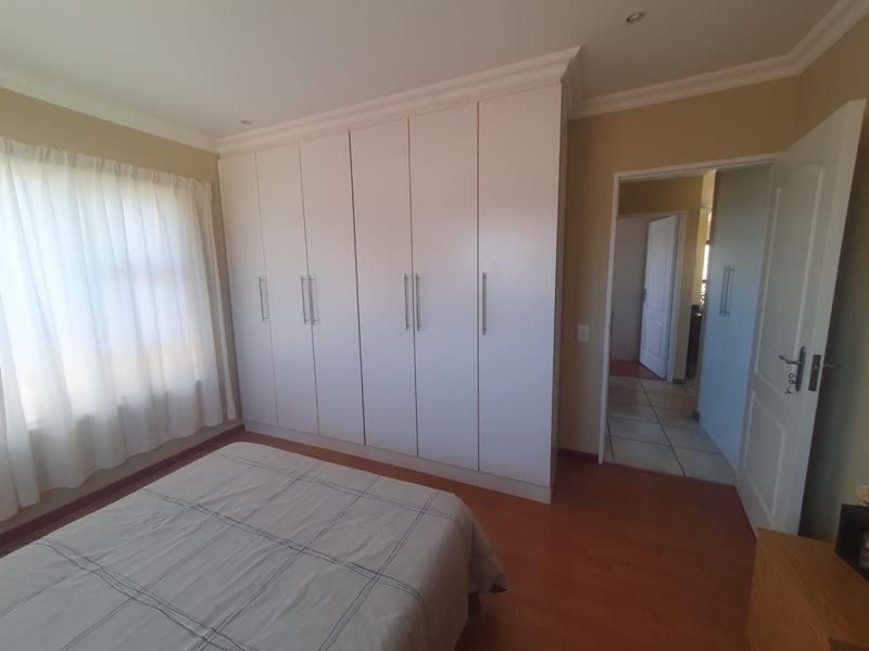 4 Bedroom Property for Sale in Franskraal Western Cape